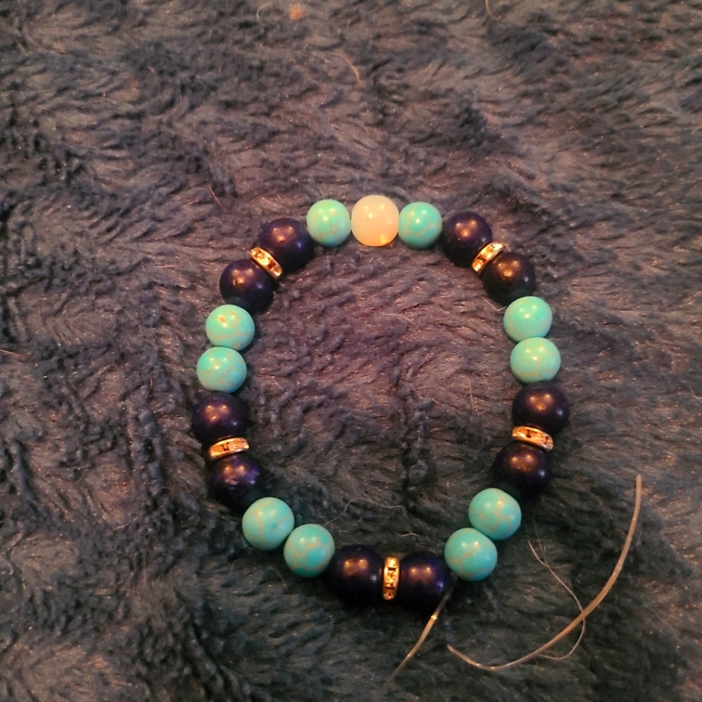 Lapiz lazuli, turquoise and opalite stretch bracelet NWOT